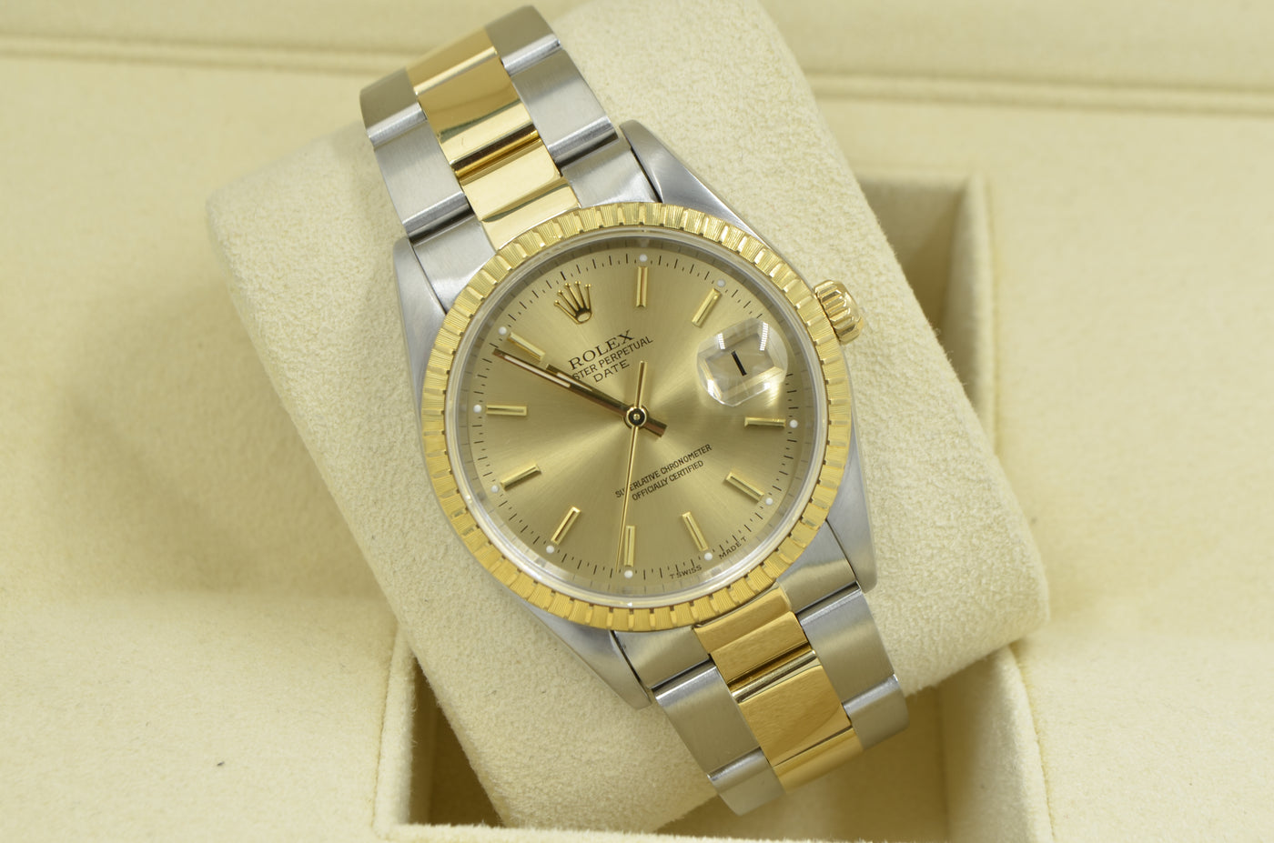 Rolex Oyster Perpetual Date - REF: 15223