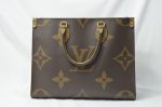 Louis Vuitton Monogram Giant On-The-Go MM Tote Handbag - Image 2