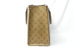 Louis Vuitton Monogram Giant On-The-Go MM Tote Handbag - Image 5