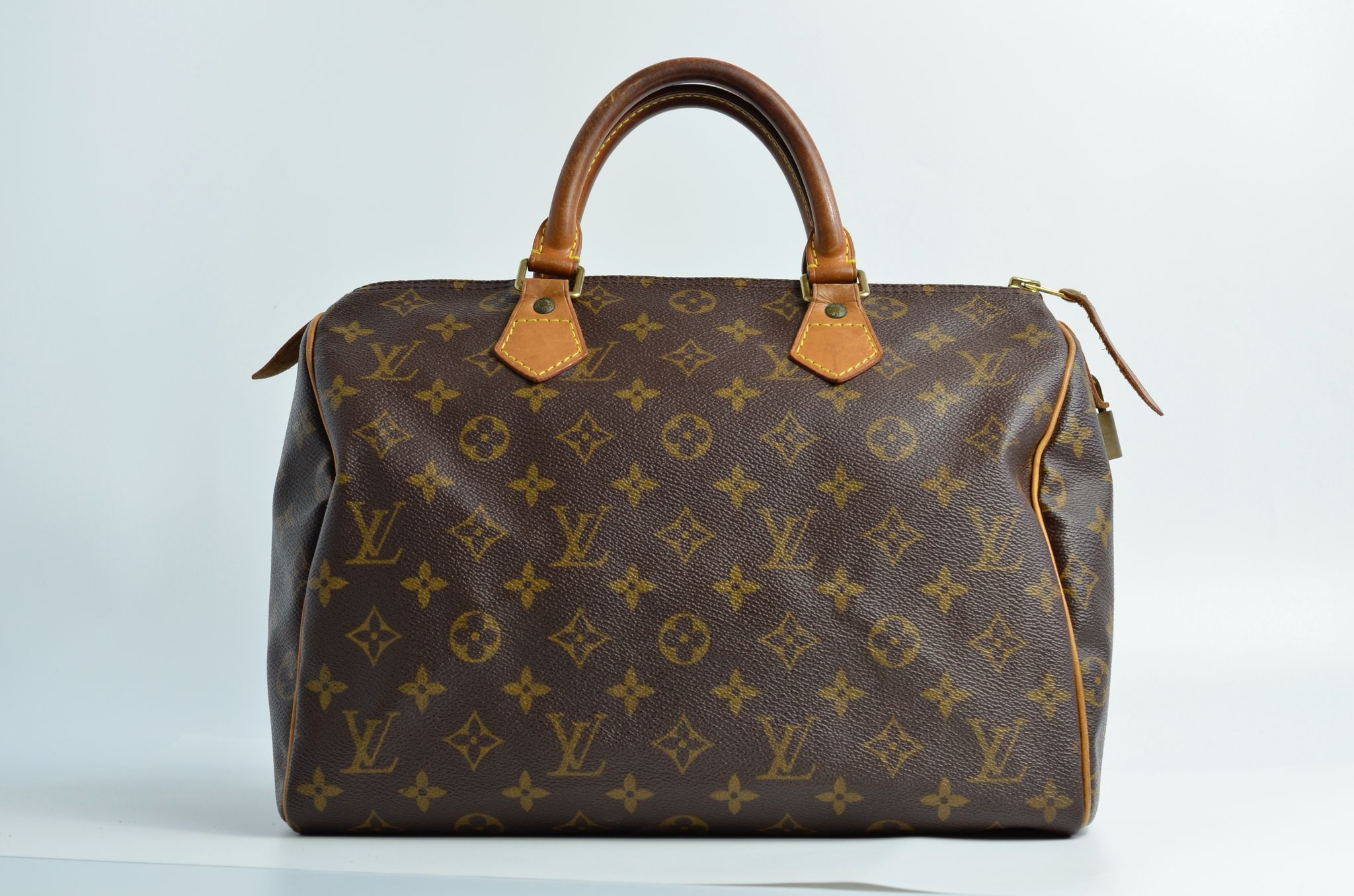 WhatsApp Image 2026-05-15 at 3.11.01 PM22 Louis Vuitton Handbag Speedy 30 - M41108 - Image 1